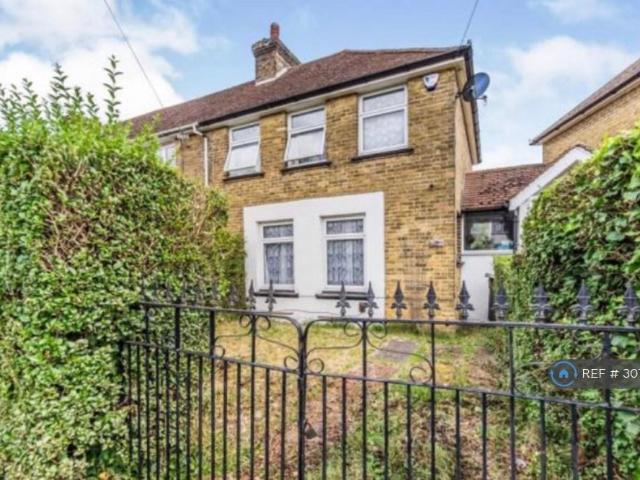 House for rent in Grove Park, Swale