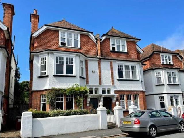 House for sale in Holywell, Eastbourne