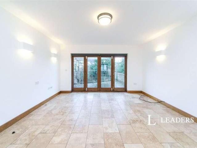House for rent in Holywell, Eastbourne
