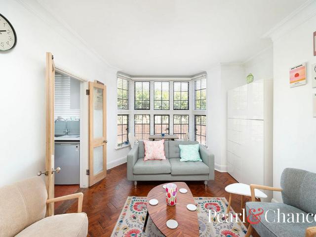Apartment for rent in Hampstead Garden Suburb, Greater London