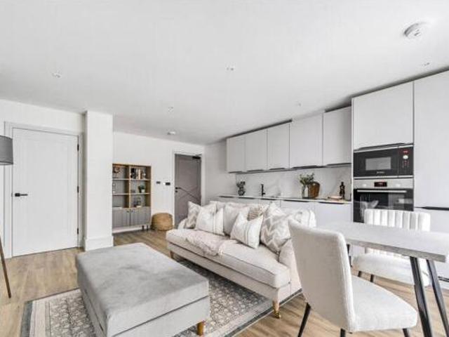 House for sale in Fole, Surrey
