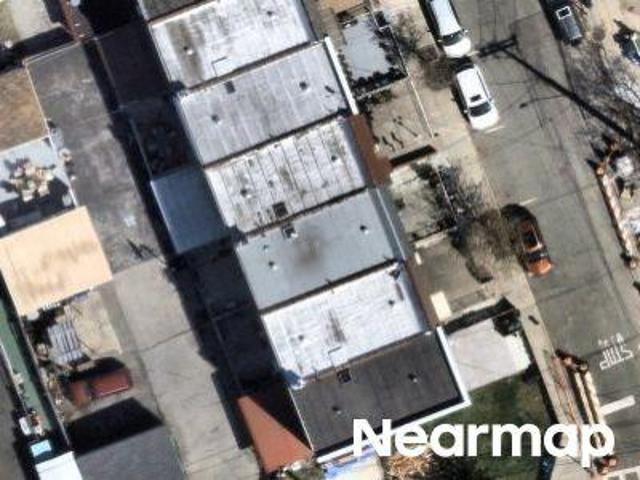 House for sale in The Bronx, Arverne