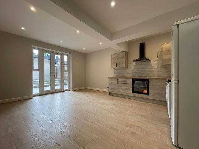 Apartment for rent in Manor Park, Greater London