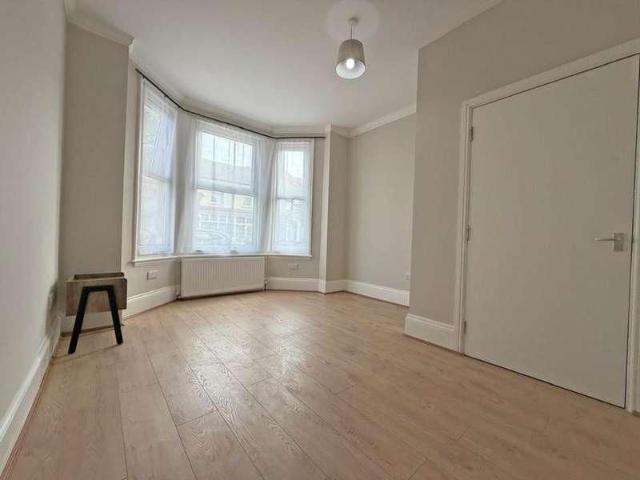 Apartment for rent in London Borough of Newham, Greater London