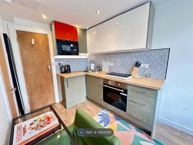 Studio for rent in Meanwood, West Yorkshire