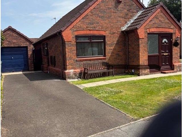 House for rent in Calderstones