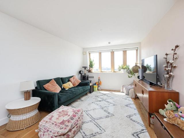 Apartment for rent in Mile End, Greater London
