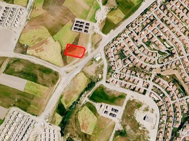Karacakaya Mahallesi, Yenimahalle içerisinde satılık Arsa