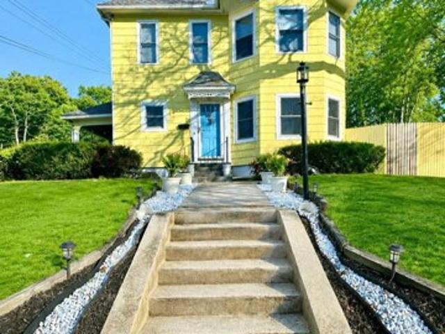 House for sale in Putnam, Connecticut