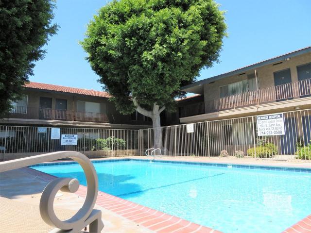 Apartment for rent in Tustin, California