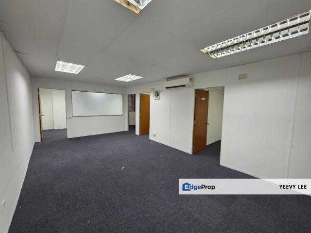 Shop for rent in Medan Putra, Kepong