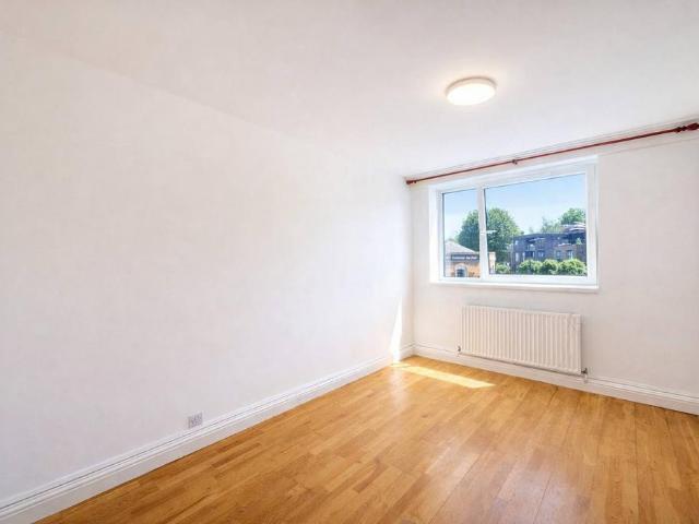 Apartment for rent in Roehampton, Greater London