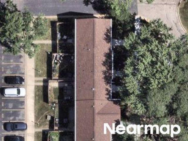 Townhouse for sale in Streamwood, Illinois