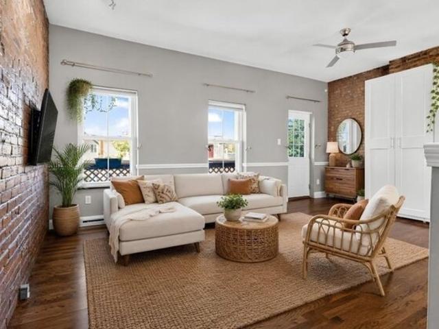 Condo for sale in Waterfront, Chelsea