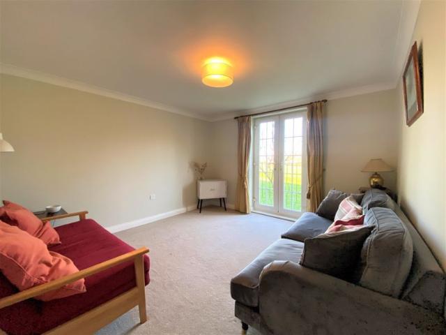 Apartment for rent in Littlemore Park, The Slade