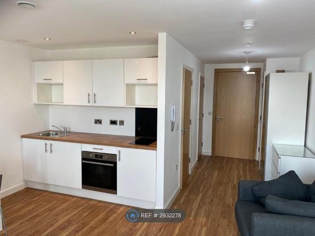 Studio for rent in Salford, Greater Manchester