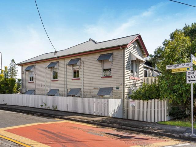 Office for sale in Toombul, Queensland