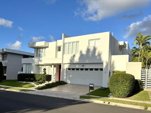House for sale in San Juan