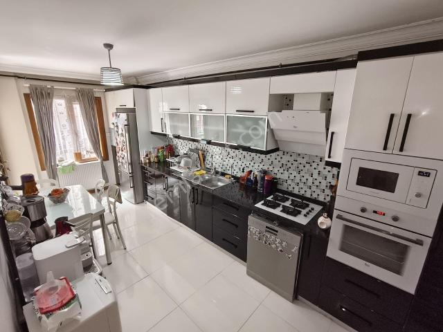 Karşiyaka, İzmir içerisinde satılık mülk