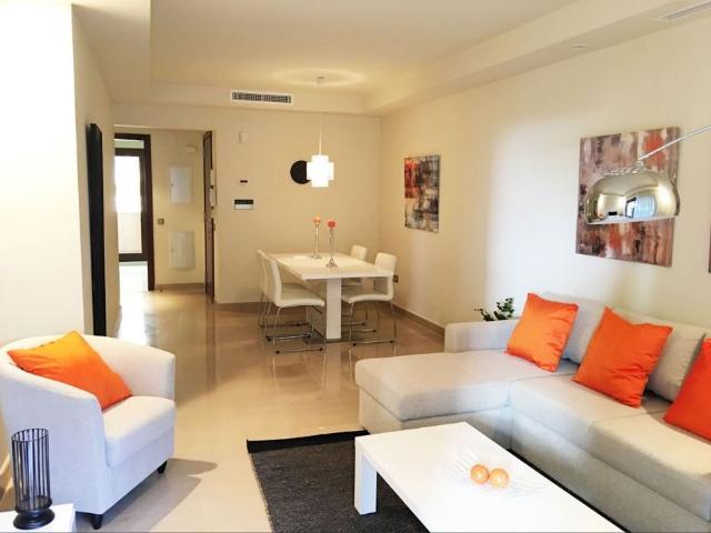 Apartamento en alquiler en Nueva Andalucía, Costa del Sol Occidental