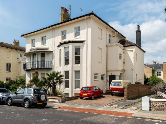 House for rent in Aldrington