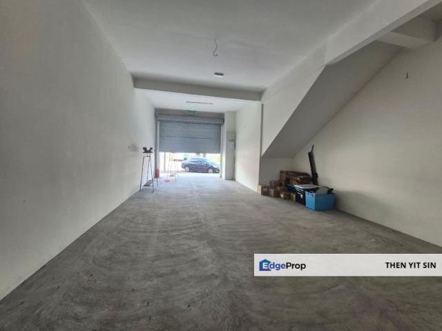 Shop for rent in Bukit Ledang, Johor