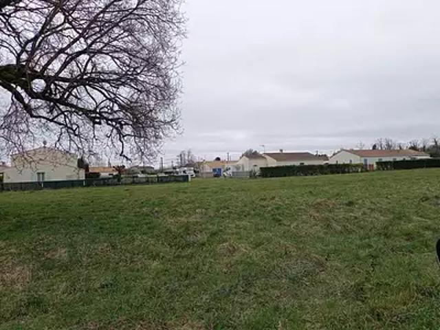 Terrain vente à Saintes, Médis