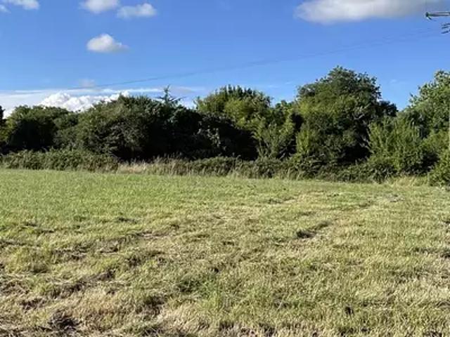 Terrain vente à Saintes, Médis