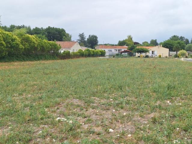Terrain vente à Saintes, Médis