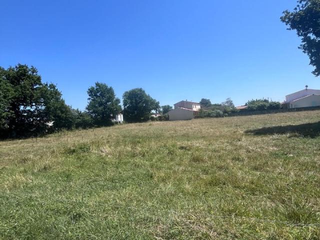 Terrain vente à Saintes, Médis