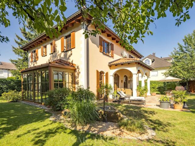 Villa kaufen in Planegg, Bayern