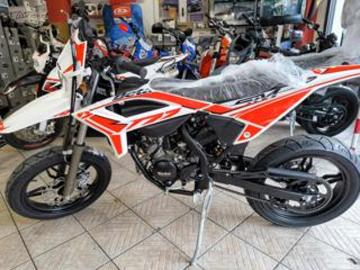Beta rr motard 50 2025 benzina betamotor rr motard 50 2t Beta rr motard 50 2025 benzina betamotor rr motard 50 2t