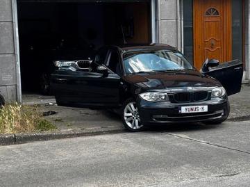 Bmw 1 reeks 2011 essence zeer nette bmw 1 serie 2011 122 pk vol opties Bmw 1 reeks 2011 essence zeer nette bmw 1 serie 2011 122 pk vol opties