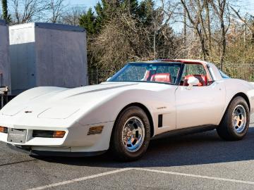 Chevrolet corvette 1983 essence 1983 chevrolet corvette Chevrolet corvette 1983 essence 1983 chevrolet corvette