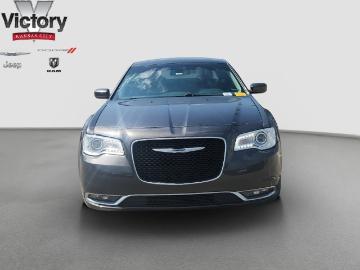 Chrysler 300 2019 gasoline 2019 chrysler 300 touring kansas city ks Chrysler 300 2019 gasoline 2019 chrysler 300 touring kansas city ks