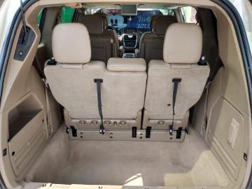 Chrysler town and country 2013 chrysler town country 2013 52 000 km Chrysler town and country 2013 chrysler town country 2013 52 000 km