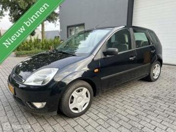 Ford fiesta 2003 benzine ford fiesta 1 6 16v ghia 2e eigenaar nieuwstaat Ford fiesta 2003 benzine ford fiesta 1 6 16v ghia 2e eigenaar nieuwstaat