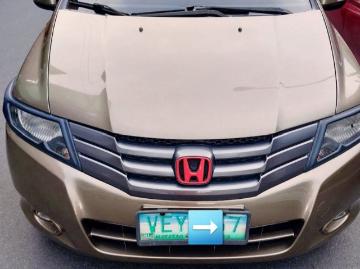 Honda city selling white honda city 2010 in lucena