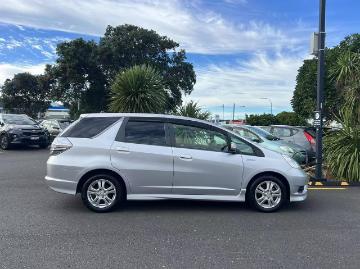 Honda fit 2013 hybrid 2013 honda fit shuttle hybrid station wagon automatic