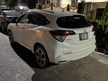 Honda vezel petrol will be sold to nearest offer Honda vezel petrol will be sold to nearest offer