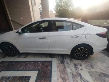 Hyundai 2022 hyundai elantra gls 2022