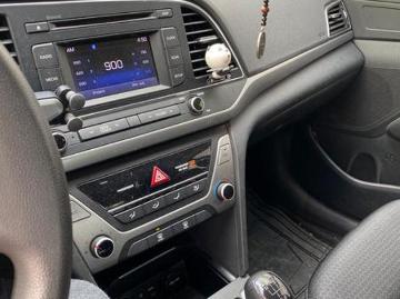 Hyundai elantra 2017 hyundai elantra 2017 62 000 km