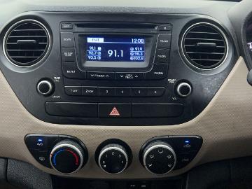 Hyundai i10 2016 petrol 2016 hyundai grand i10 1 2 kappa asta