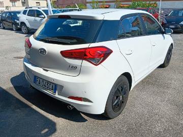Hyundai i20 2015 benzina hyundai i20 1 2 84 cv 5 porte comfort Hyundai i20 2015 benzina hyundai i20 1 2 84 cv 5 porte comfort