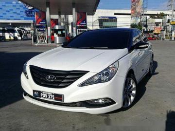 Hyundai sonata sell white 2011 hyundai sonata at 69000 km Hyundai sonata sell white 2011 hyundai sonata at 69000 km