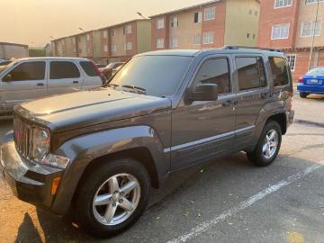 Jeep cherokee 2014 jeep cherokee 2014 16 000 km Jeep cherokee 2014 jeep cherokee 2014 16 000 km