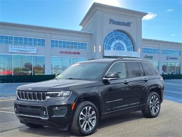 Jeep grand cherokee 2022 2022 jeep grand cherokee overland diamond black crystal pearlcoat...