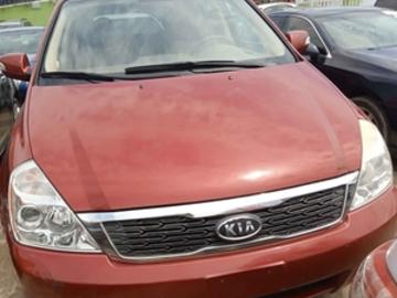 Kia sedona 2011 petrol kia sedona 2011 automatic
