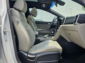 Kia sportage 2021 gasoline kia sportage 2 4l petrol full option with panoramic roof Kia sportage 2021 gasoline kia sportage 2 4l petrol full option with panoramic roof