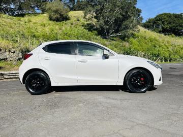 Mazda demio 2016 gasoline 2016 mazda demio sports stunning alloys hatchback automatic Mazda demio 2016 gasoline 2016 mazda demio sports stunning alloys hatchback automatic